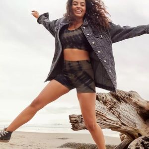 AE Oversized Boyfriend Denim Jacket Small (fits M)